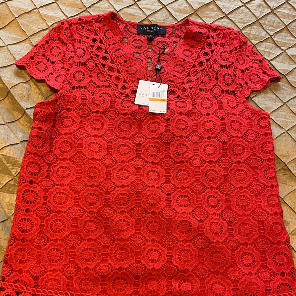 New with tags lace top Laundry by Shelli Segal SM